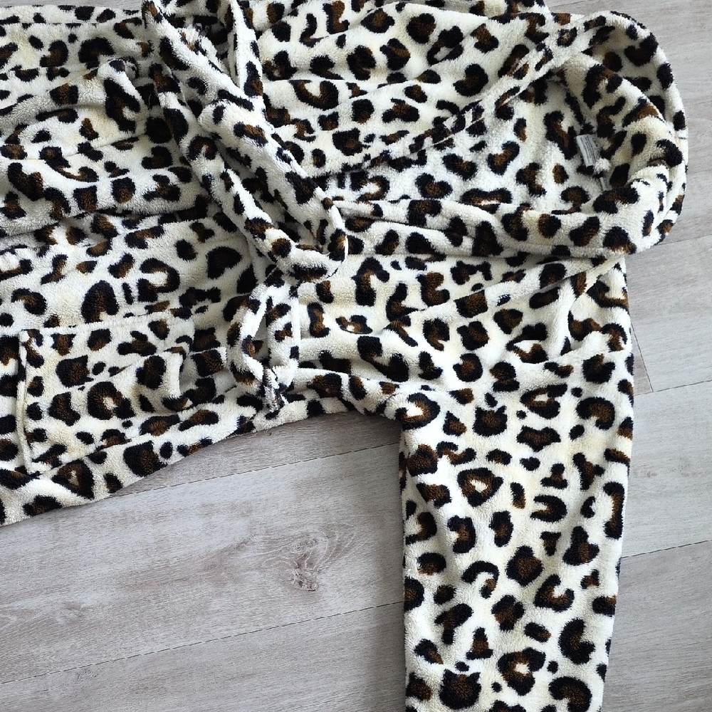 Leopard Print Women's Robe - Picture 4 of 5
